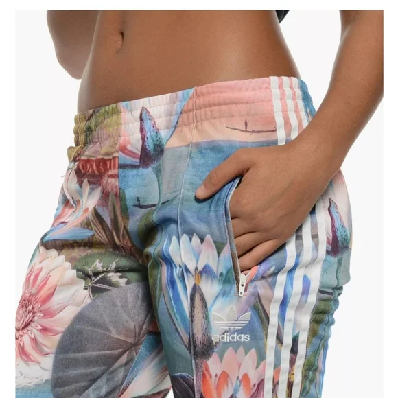 Adidas Originals  FARM  Curso D’Agua Superstar Track Pant Size XS Dusty Pink - Picture 8 of 16